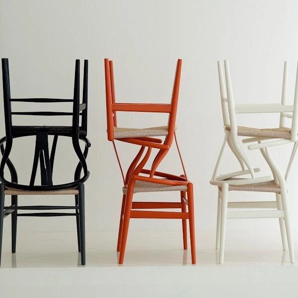 Sedia da pranzo moderna con seduta in corda di carta intrecciata, sedia laterale con schienale a Y e braccioli in legno massello in stile rustico