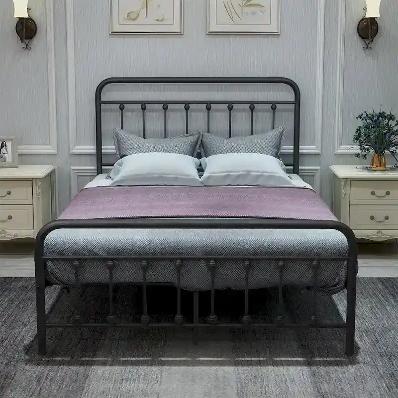 Struttura Letto a Piattaforma in Metallo Nero, Testiera e Pediera Vintage